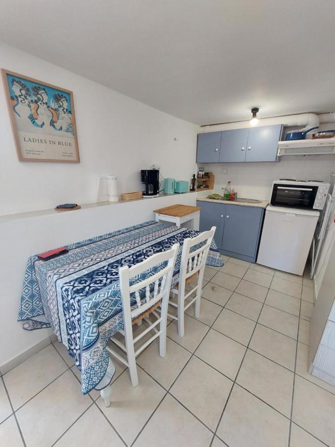 Artemis Ermoupoli Centre Appartement Pour Petit Budget Backpackers Екстериор снимка